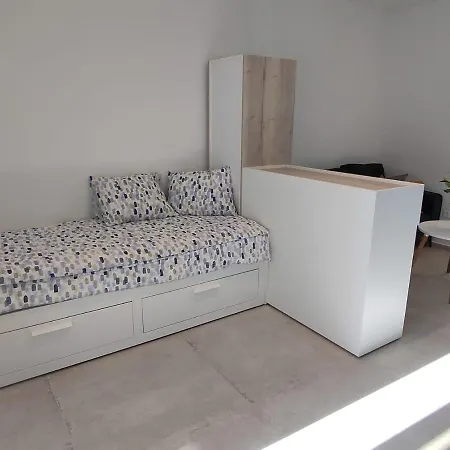 Studio Apartman Irma Cervar *